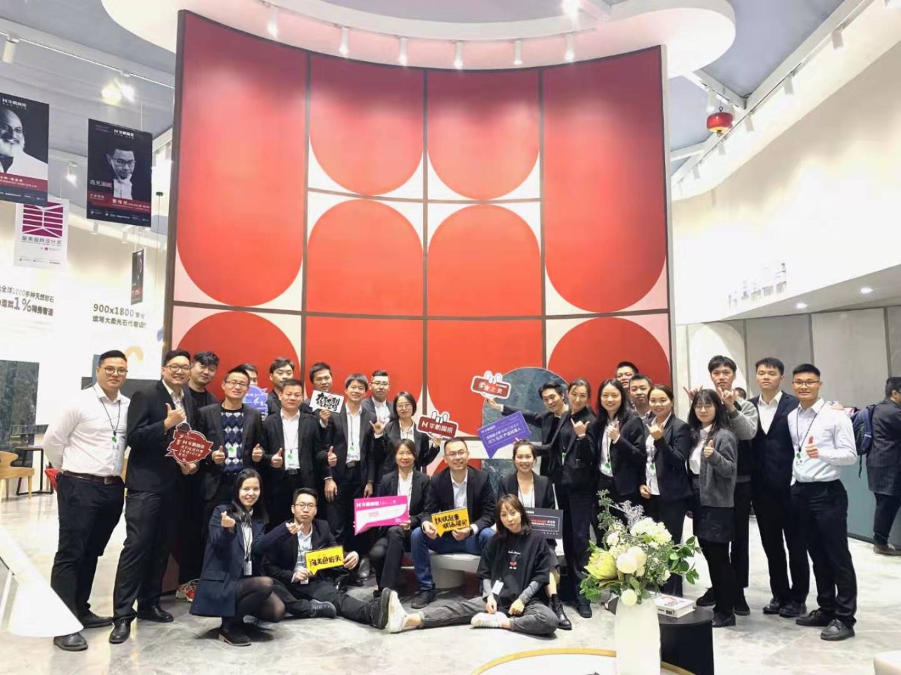2019廣州設計周圓滿(mǎn)落幕，華鵬陶瓷創(chuàng  )新設計永不停步