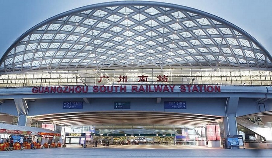 華鵬陶瓷百花綻放第二季”以勢謀市“之推廣勢強勢發(fā)力——高鐵廣告正式上線(xiàn)